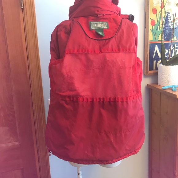 L.L. Bean 100% nylon lightweight red jacket coat - Picture 7 of 14